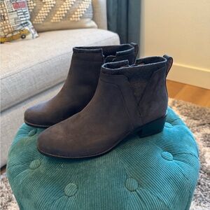 Vionic Weather Resistant Footwear